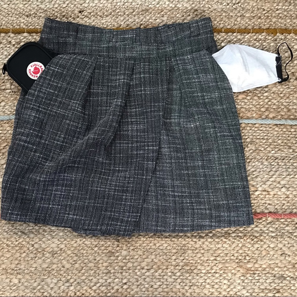 Forever 21 gray skirt